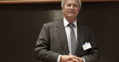 115 auteurs quittent Grasset pour s'opposer à Vincent Bolloré