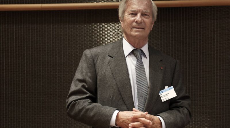 115 auteurs quittent Grasset pour s'opposer à Vincent Bolloré