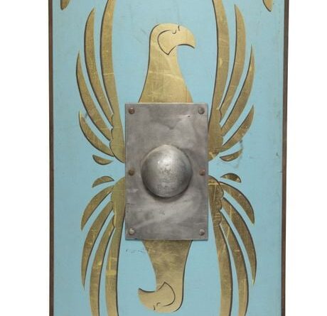 260 objets de tournage de « Harry Potter », « Game of Thrones » et « OSS 117 » aux enchères à Paris.