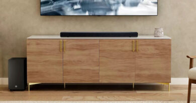 À -25 %, la barre de son JBL Dolby Atmos 3.1.2 recrée un home cinéma.