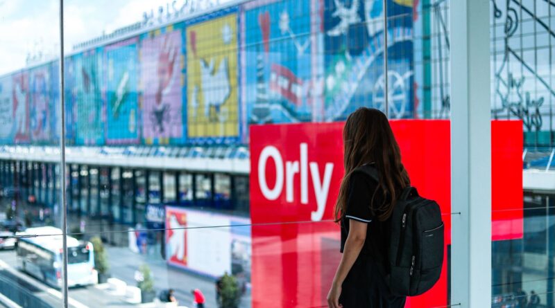 Aéroport d'Orly : Un avion EasyJet ne décolle pas après des tirs de mortier