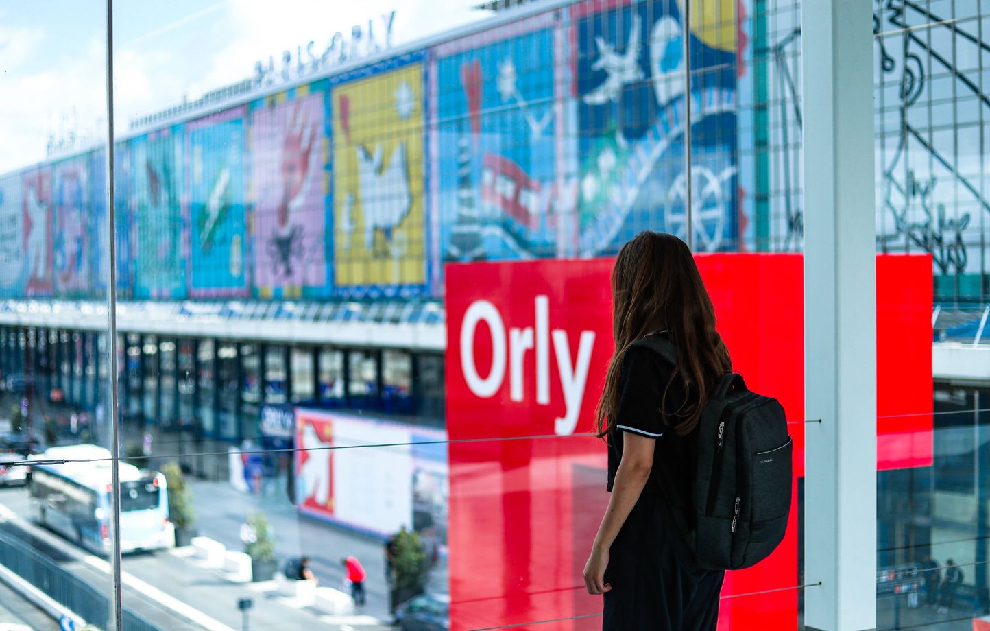 Aéroport d'Orly : Un avion EasyJet ne décolle pas après des tirs de mortier