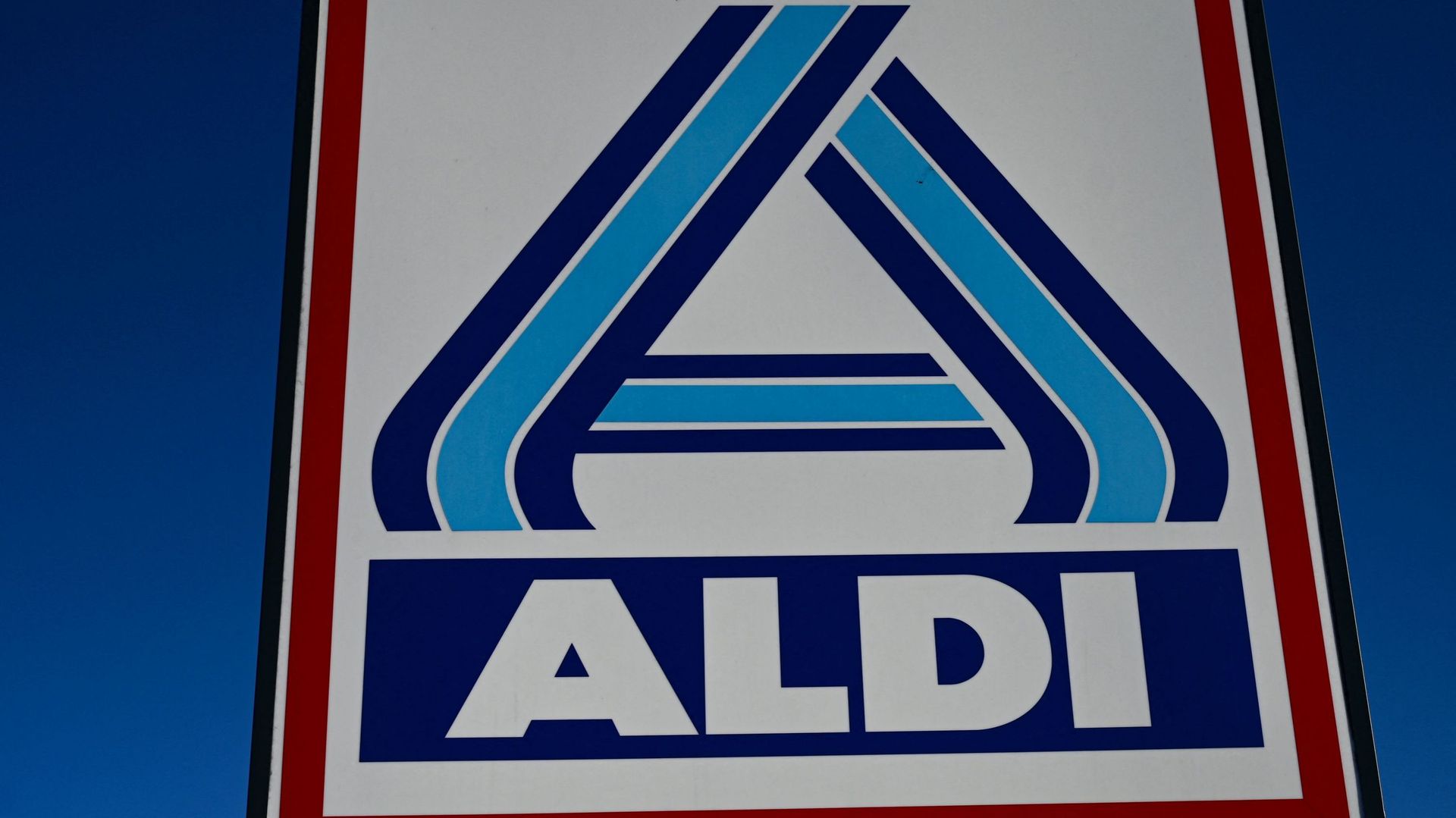 Aldi veut ouvrir le dimanche : syndicats quittent réunion, magasins ferment.
