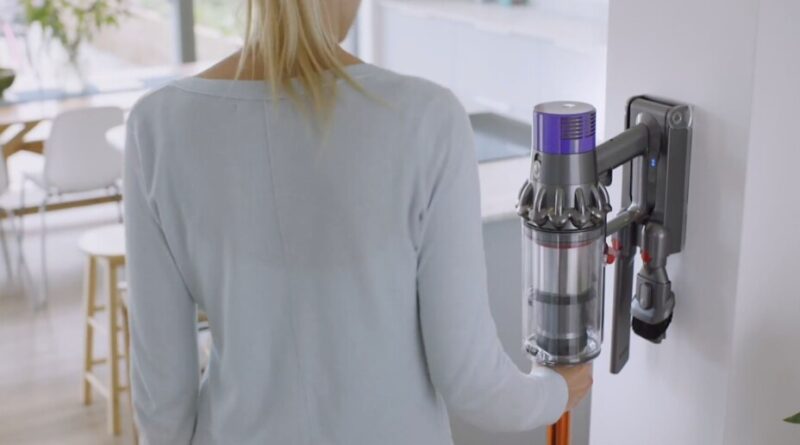 Amazon baisse le prix du Dyson V10 Submarine, aspirateur laveur 2-en-1.