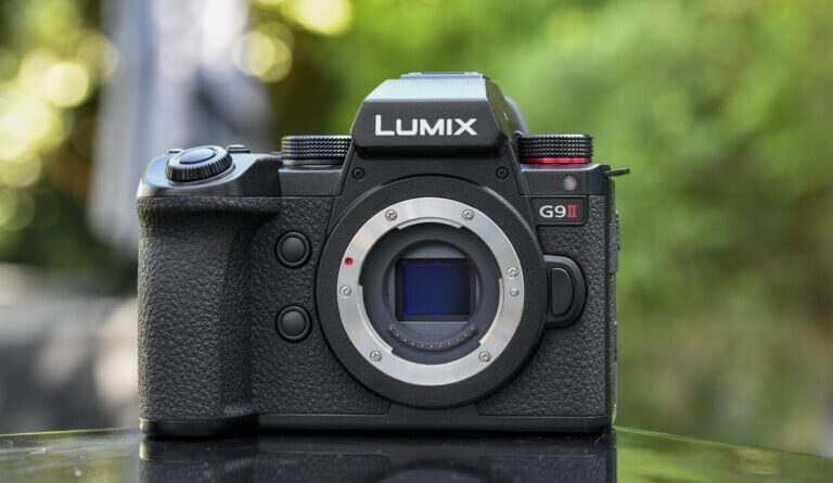 Appareil photo hybride 5,7K : économisez 720 € avec viseur OLED.