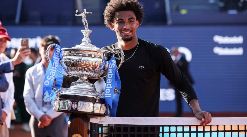 Arthur Fils retrouve son titre de numéro 1 français après Barcelone.