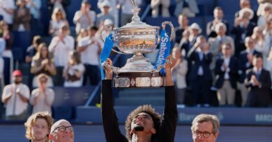 Arthur Fils sacré à Barcelone un mois avant Roland-Garros : la vie n'est pas belle ?