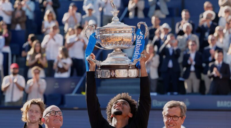 Arthur Fils sacré à Barcelone un mois avant Roland-Garros : la vie n'est pas belle ?