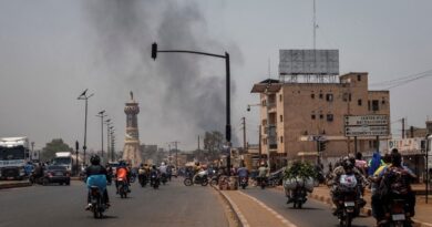 Attaques au Mali : Défense de Bamako face aux rebelles et djihadistes.
