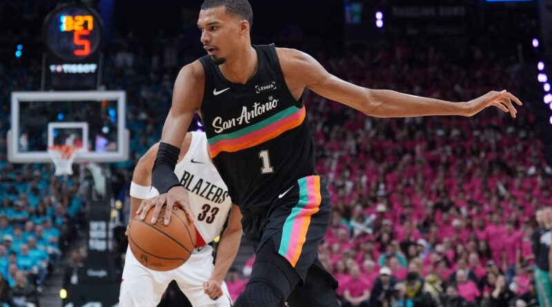 Basket : Wembanyama, 22 ans, élu meilleur défenseur NBA de la saison