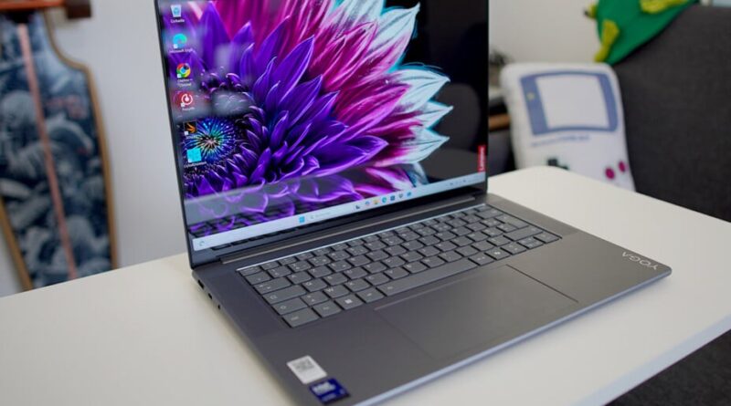 Boulanger lance un PC portable OLED, Core Ultra 7, 32 Go de RAM à moins de 900 €.