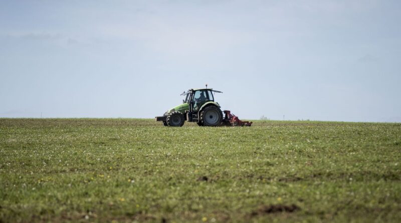 Bretagne : Un octogénaire écrasé mortellement par son tracteur