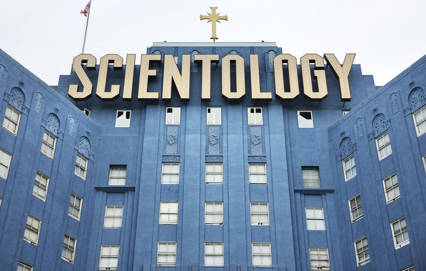 C’est quoi cette tendance à entrer rapidement dans des églises de scientologie ?