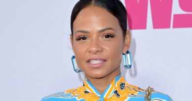 Christina Milian réussit un examen de français pour rester en France.