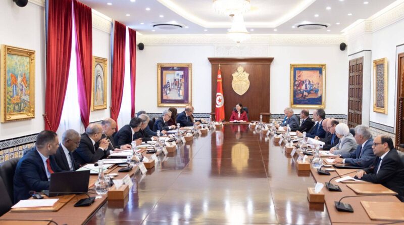 Conseil des ministres : examen des décrets sur la hausse des salaires