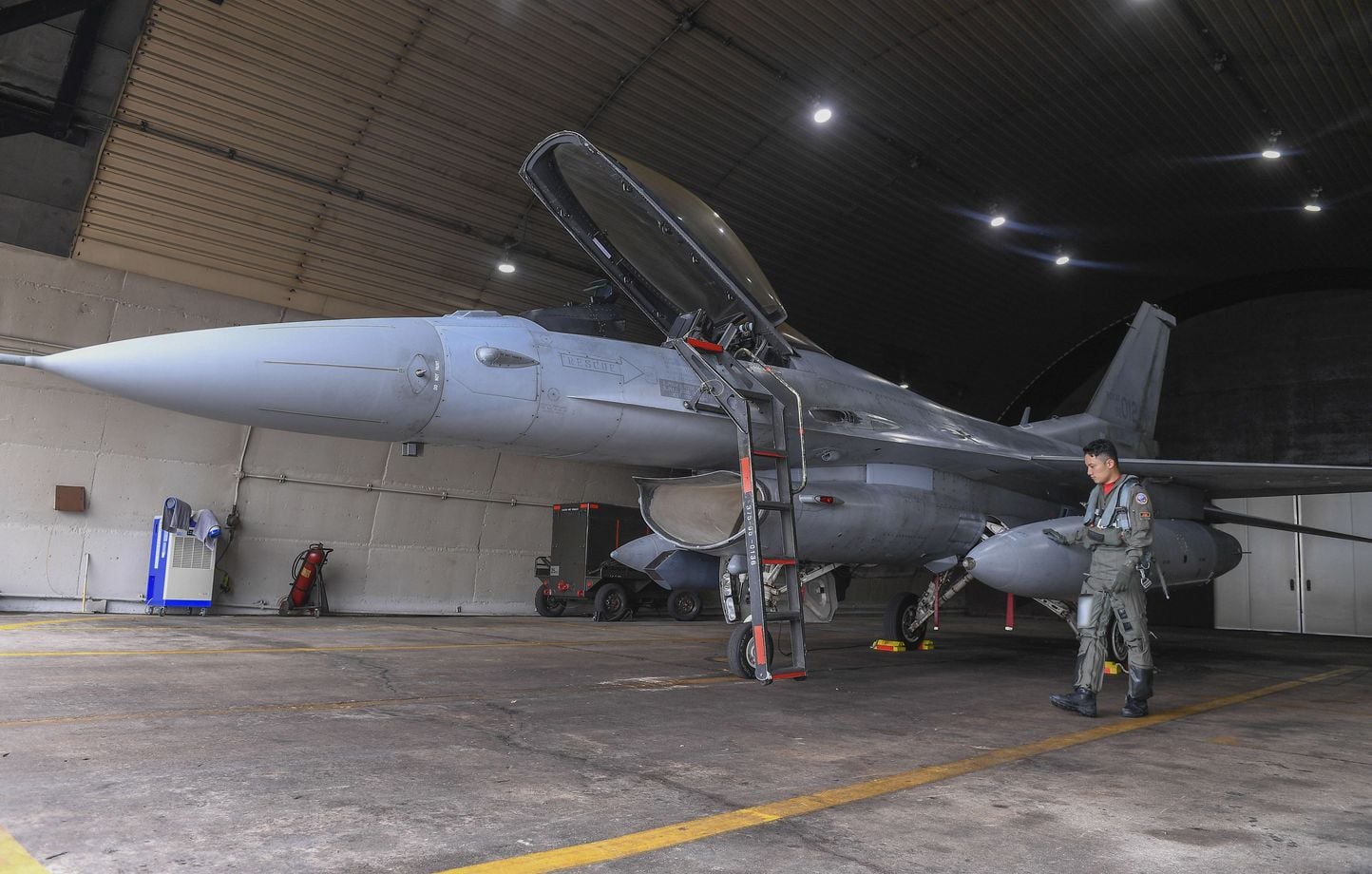 Corée du Sud : Deux F-15K se percutent, un pilote prenait des photos.