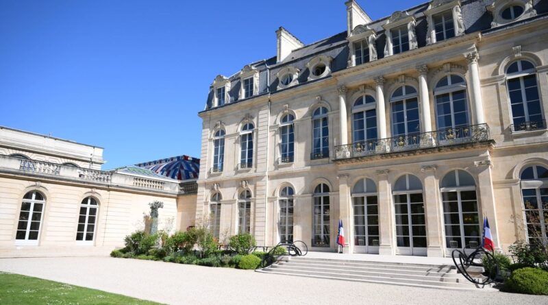Des enquêteurs financiers ne sont pas à l'Élysée pour un marché public