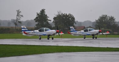 Des pilotes finlandais sanctionnés pour avoir dessiné des pénis dans le ciel.