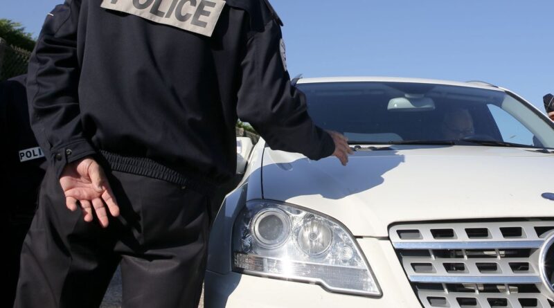 Deux policiers créent une appli pour retrouver les voitures volées.