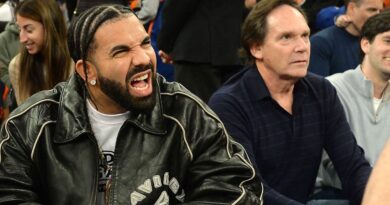 Drake ne crée pas le chaos à Toronto lors de la promo de son album.