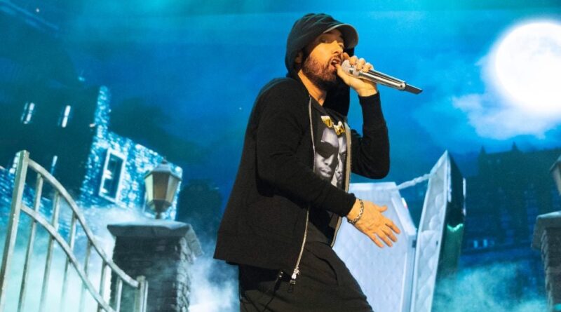 Eminem fête 18 ans de sobriété avec une photo symbolique