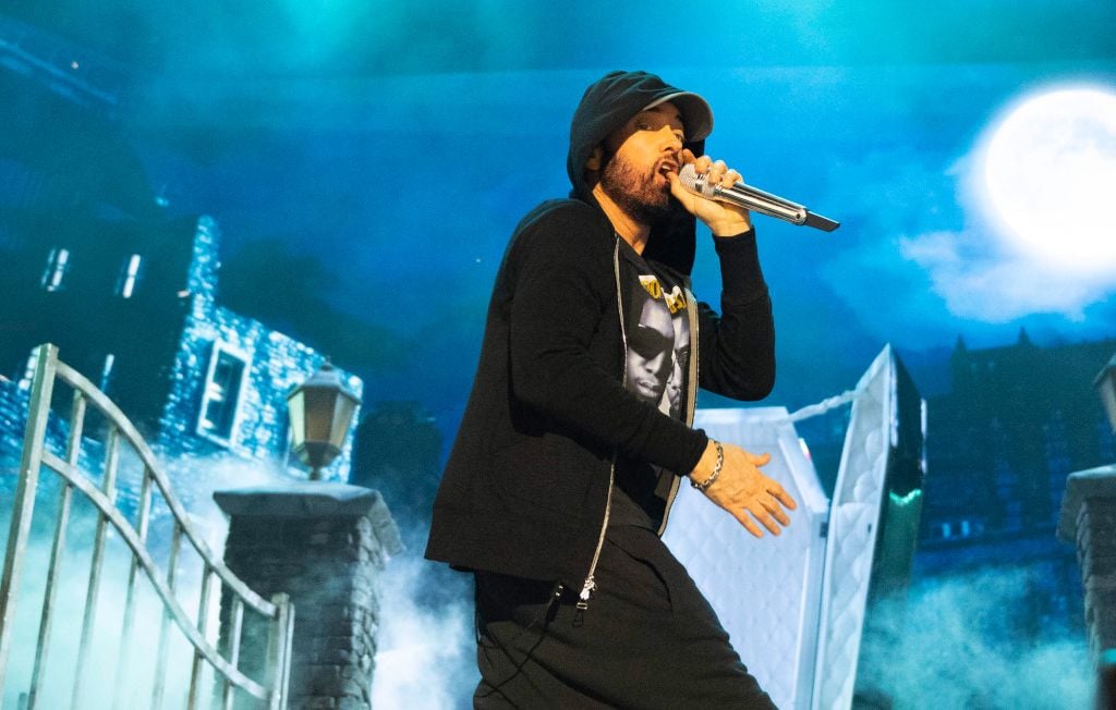 Eminem fête 18 ans de sobriété avec une photo symbolique