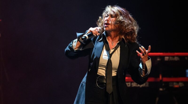 EN IMAGES : Concert hommage émouvant aux victimes de Crans-Montana