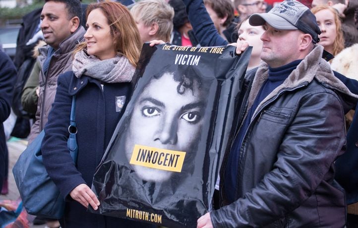 Enfance volée et maltraitance : les sombres épisodes de Michael Jackson