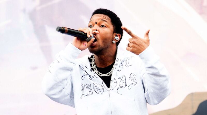 Etats-Unis : Le rappeur D4vd accusé du meurtre d'une ado dans une Tesla