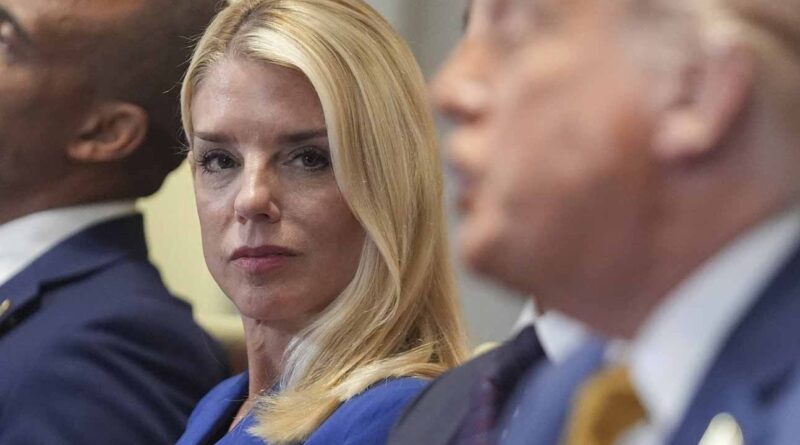 Etats-Unis : Trump renvoie sa ministre de la Justice et remplace par son avocat