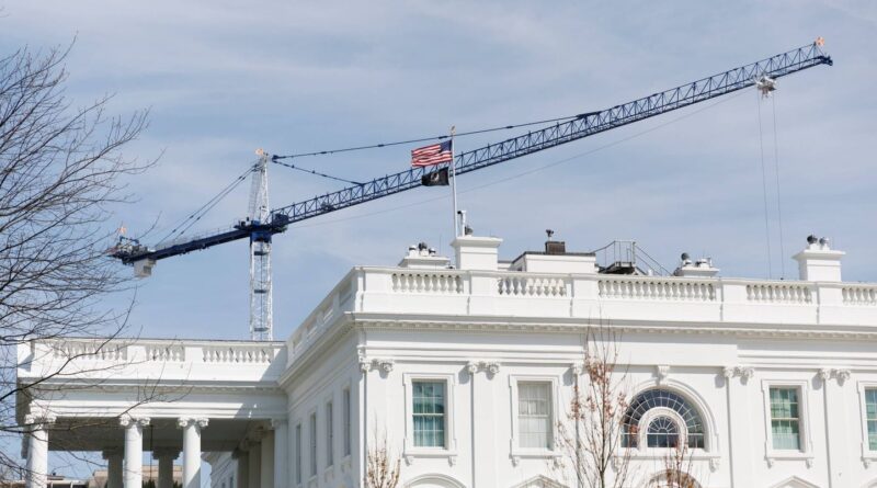 Etats-Unis : Un juge suspend la construction de la salle de bal de Trump