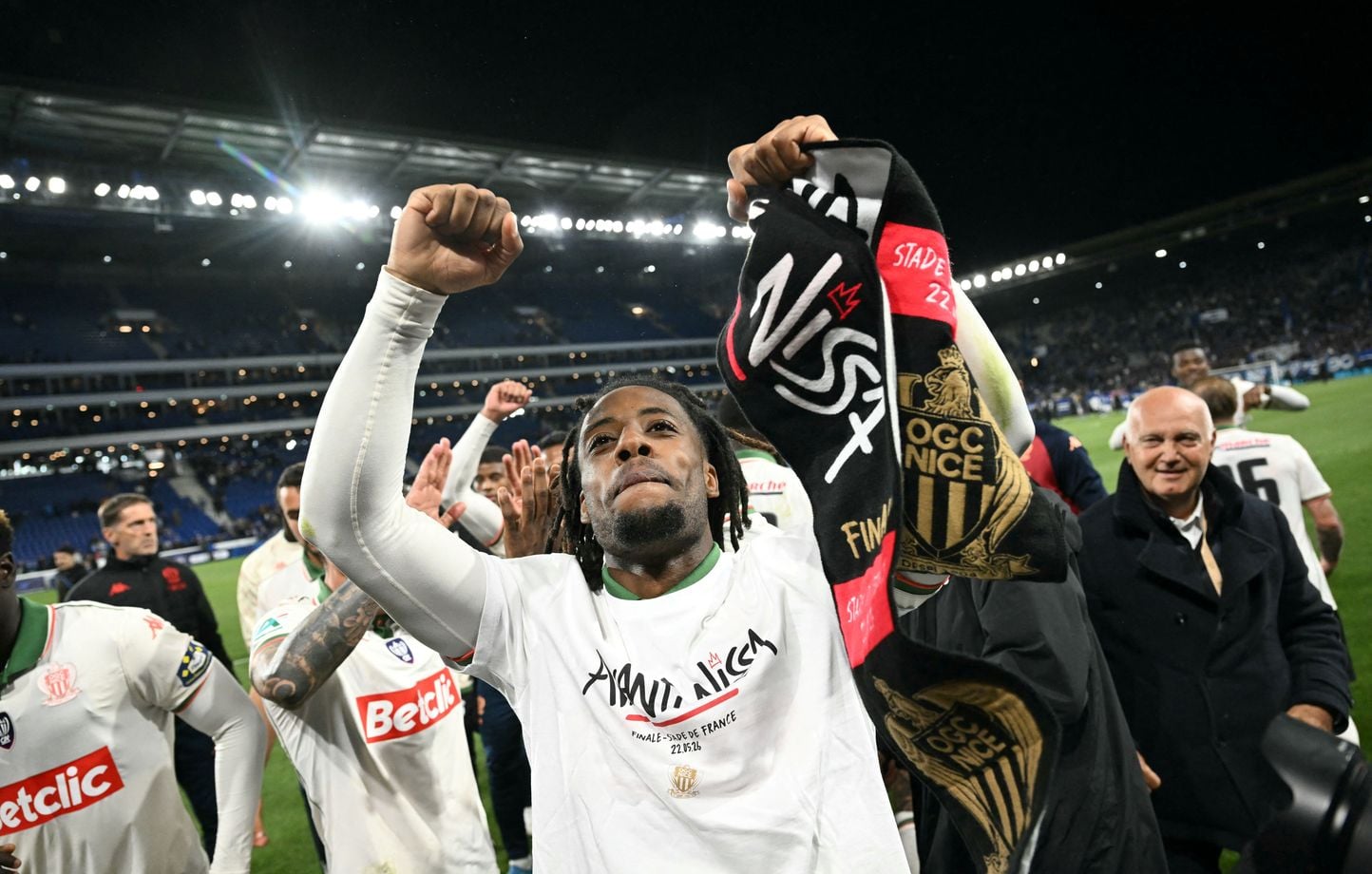 Football : Nice élimine Strasbourg et rejoint Lens en finale