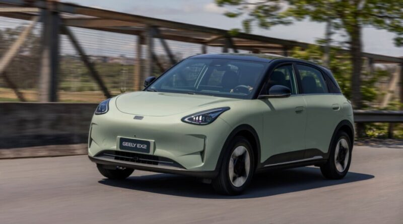 Geely arrive en France avec deux SUV après Volvo.