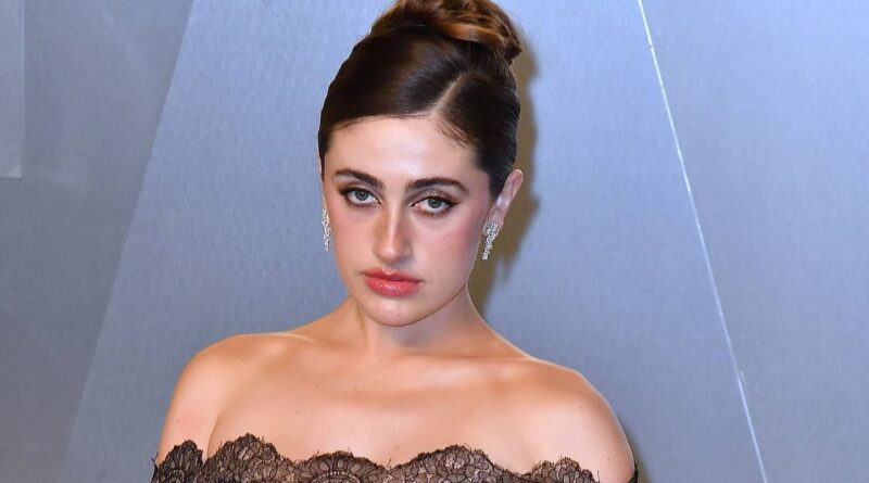 « Gen Z pout » : La tendance visage des stars remplace le duckface.