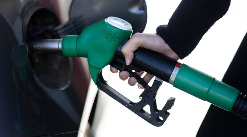 Guerre au Moyen-Orient : Le pétrole s'enflamme avec la trêve en péril entre États-Unis et Iran