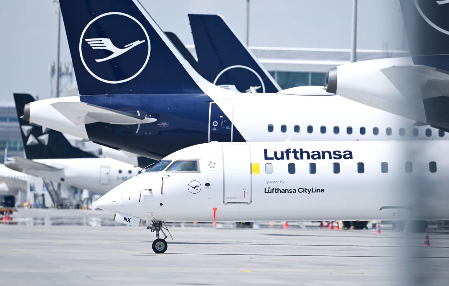 Guerre au Moyen-Orient : Lufthansa ne pourra pas assurer 20.000 vols, prix du kérosène en hausse