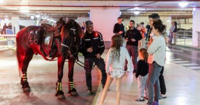 Guerre au Moyen-Orient : Manifestants et police réunis dans un abri à Tel-Aviv