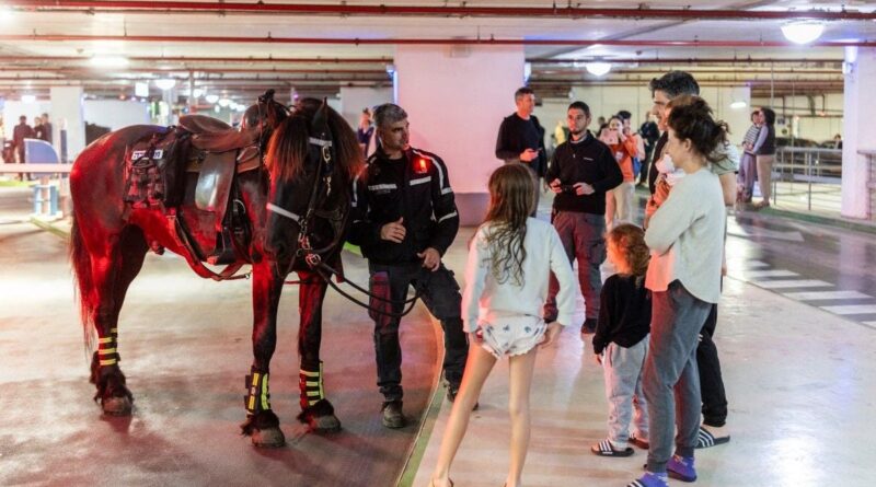 Guerre au Moyen-Orient : Manifestants et police réunis dans un abri à Tel-Aviv