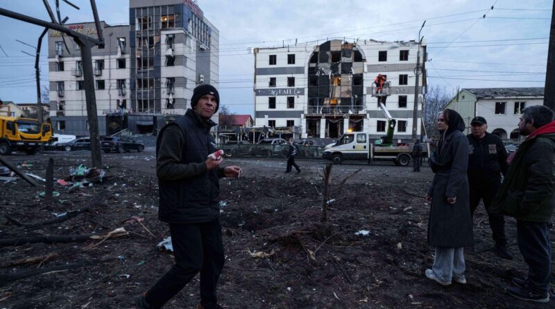 Guerre en Ukraine : 14 morts, dont un enfant, frappes russes nocturnes.