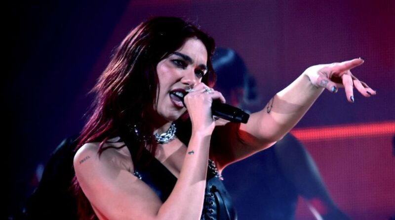 Guerre en Ukraine : L’armée remercie Dua Lipa pour son aide financière à un véhicule médical