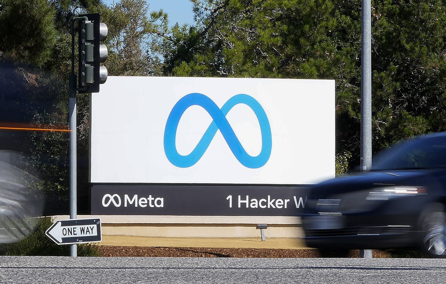 IA : 50 milliards d’euros et 1.200 terrains de foot pour le data center colossal de Meta.