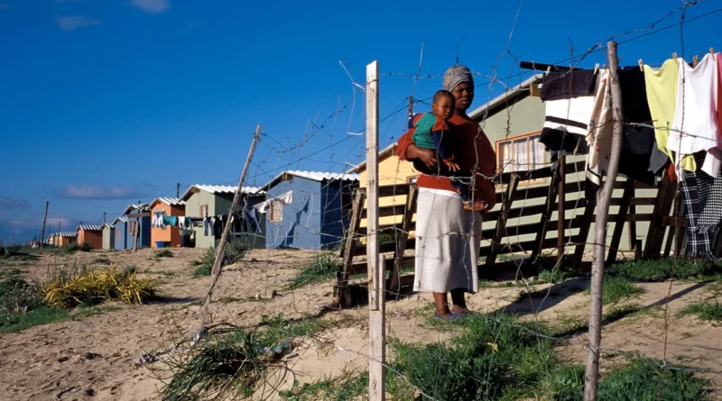 "Ici le monde" – Afrique du Sud : un mur sépare Blancs et Noirs.