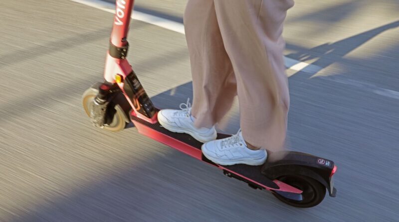 Il roulait à 90 km/h en trottinette électrique : que dit la loi ?