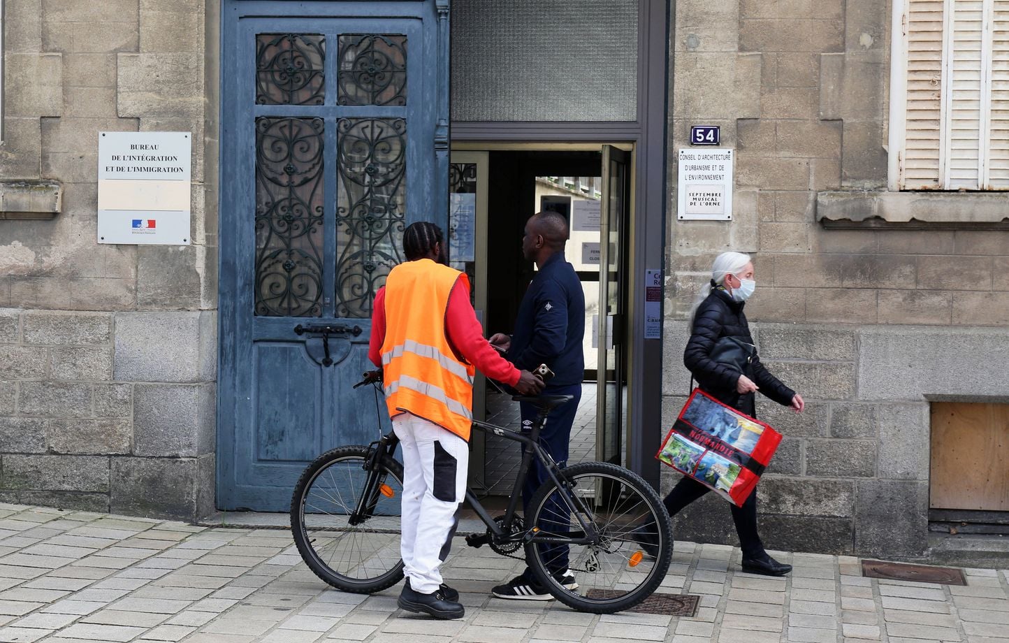 Immigration : Pourquoi le regroupement familial baisse en France depuis 1976 ?