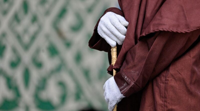 Indonésie : Flagellation publique de 100 coups pour adultère d'un couple