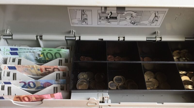 Italie : licenciement d'une caissière pour un “erreur” de scanning