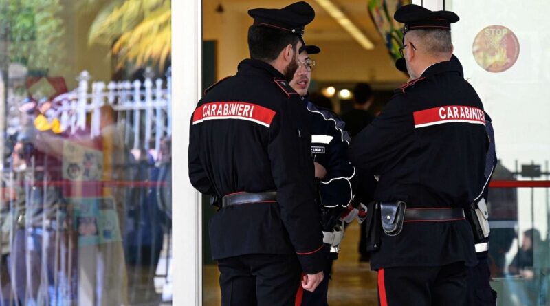 Italie : Une femme meurt sous des cartons entassés chez elle