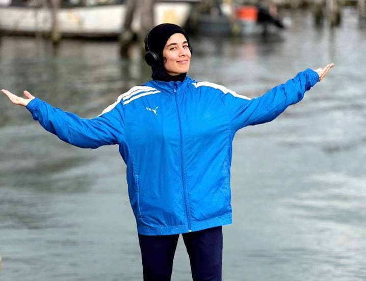 Agée de 24 ans, Shiva Nariman vit désormais en Grèce, trois années après avoir quitté l'Iran.