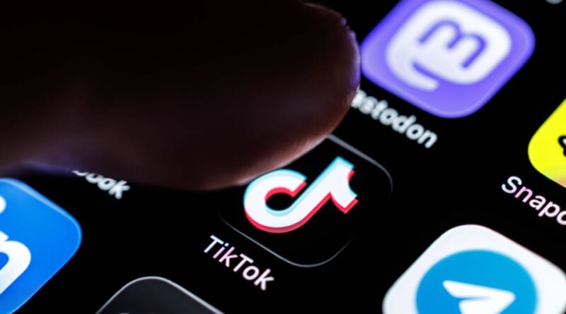 La Grèce interdit l'accès aux réseaux sociaux aux enfants de moins de 15 ans.