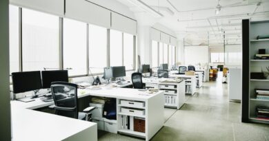 L'absentéisme baisse "significativement" en 2025, une première en 25 ans.